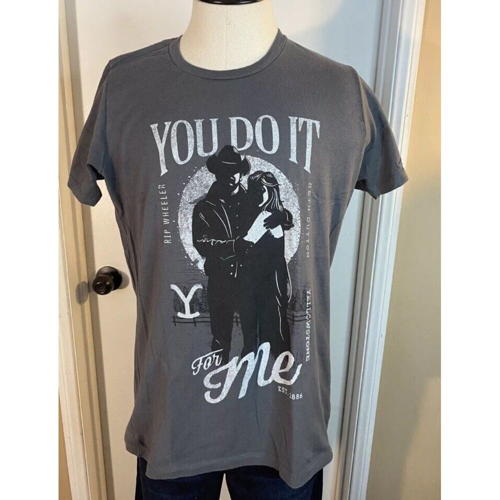 Paramount Yellowstone‎ T Shirt Women's XL Grey Short Sleeve Dutton Ranch TV Show